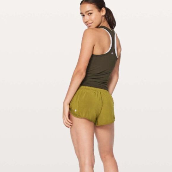 LULULEMON Hotty Hot Short II 2.5" in Meadow Size 6 - Picture 3 of 10